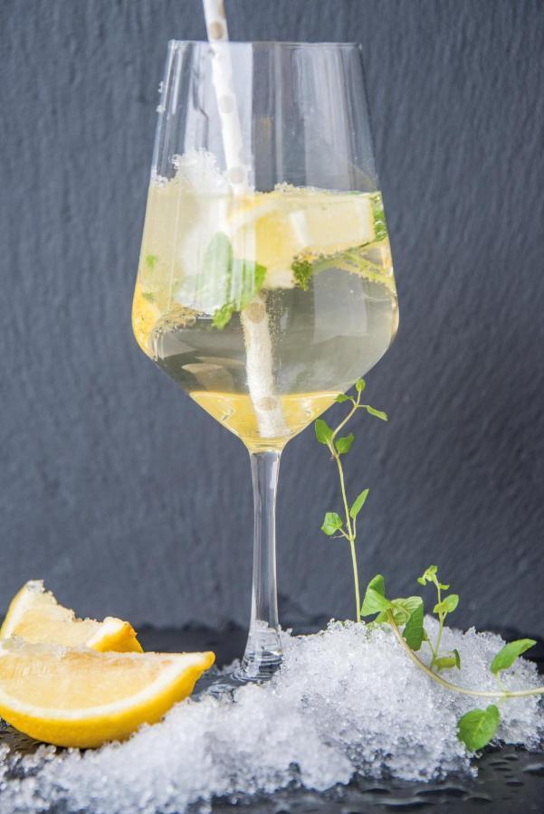 Apparthotel Feldhof - Living And Bistro Nova Ponente Esterno foto