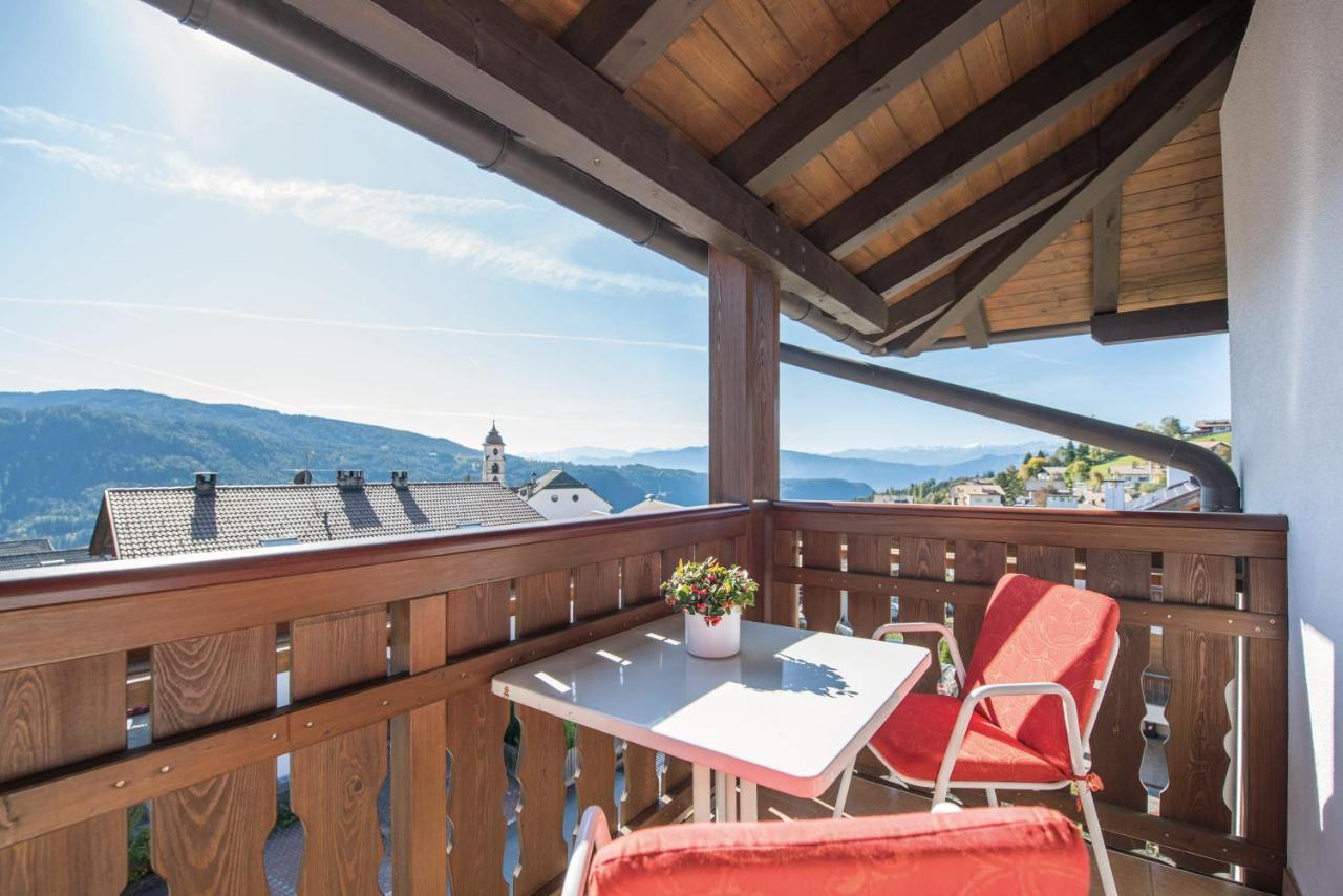 Apparthotel Feldhof - Living And Bistro Nova Ponente Esterno foto